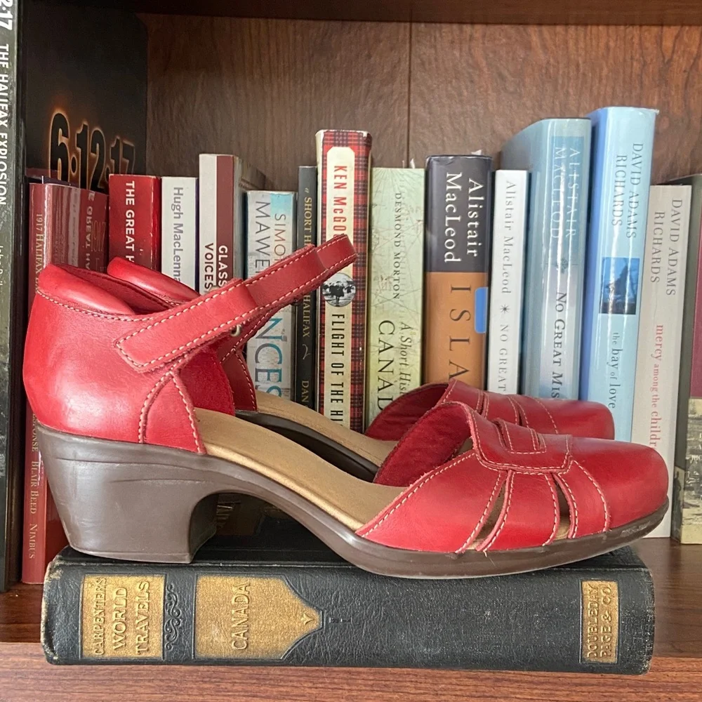 Clarks Red Leather Emily Daisy Heeled Dress Sandal Shoe Women's Size 8.5 - Picture 4 of 15